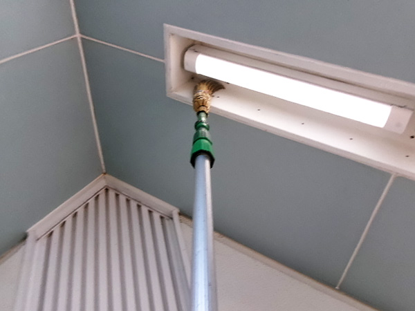 照明清掃の写真