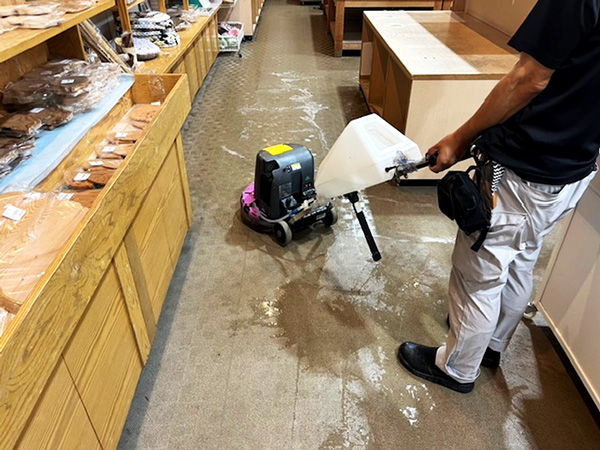 床ワックス・剥離洗浄の写真