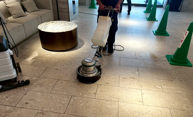 洗浄ワックス清掃1