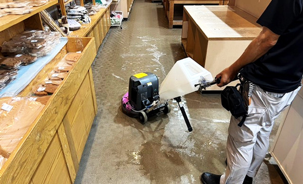 洗浄ワックス清掃2